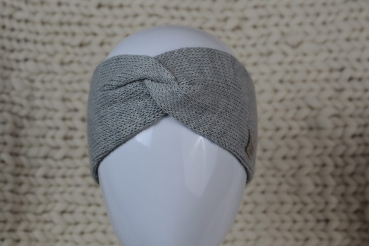 Opaska na uszy wełniana podwójna twist z węzłem, 100% wełna merino, rękodzieło, kolor - jasny szary, widok z przodu
