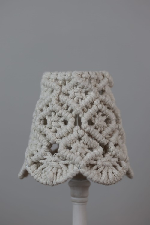 Abażur makramowy ∅16cm, wzór - diament, kolor - ecru, rękodzieło