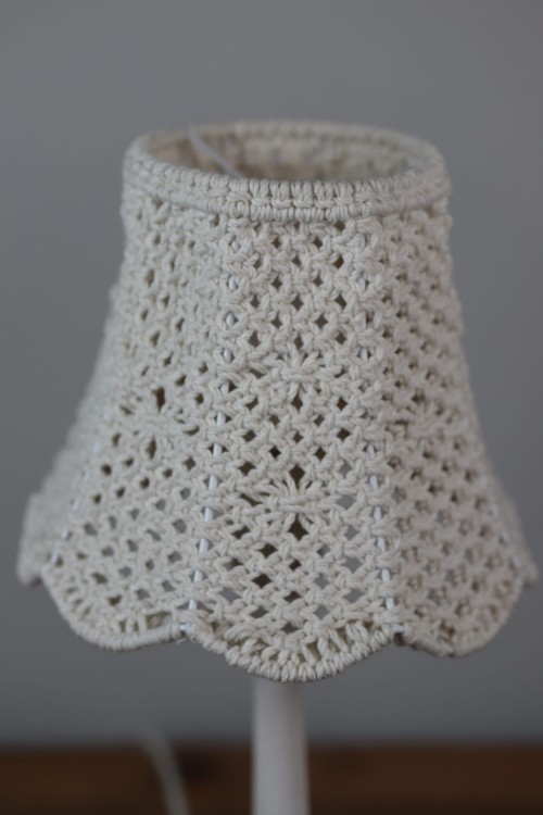 abażur pleciony ręcznie 20cm, siatka z diamentami