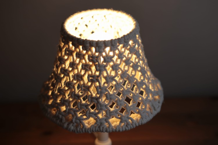 Abażur makramowy ∅24cm, wzór -płaski, kolor - ecru, rękodzieło, dark mood