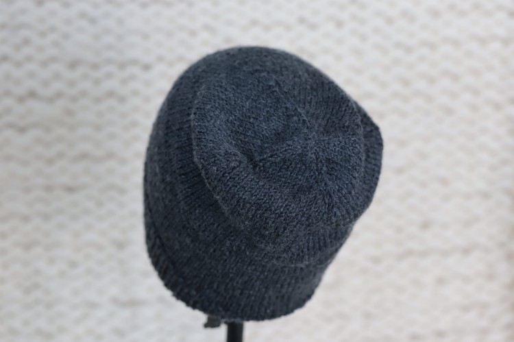 czapka gładka merino, grafit 100% wełna merynosów