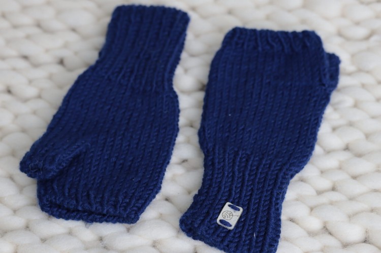 Wełniany zestaw dziecięcy na jesień/wiosnę, lekką zimę - czapka, mitenki, komin/ocieplacz, 100% wełna merino, rękodzieło, handmade, rozmiar - ( 4-6 lat), dziecięcy, kolor - granatowy