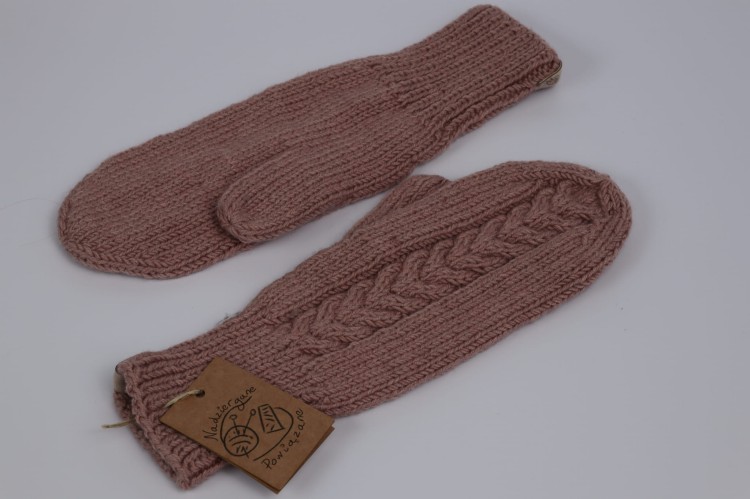 Rękawiczki jednopalczaste z warkoczem, 100% wełna merino, kolor - pustynna róża 1 (1).JPG