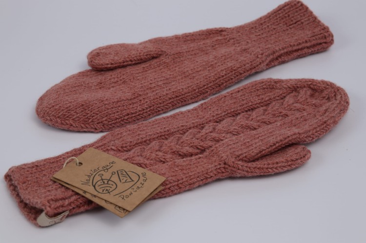 Rękawiczki jednopalczaste z warkoczem, 100% wełna merino, kolor - blush 01 (1).JPG