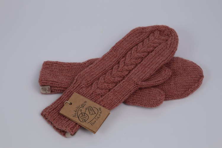 Rękawiczki jednopalczaste z warkoczem, 100% wełna merino, kolor - blush 01 (2).JPG