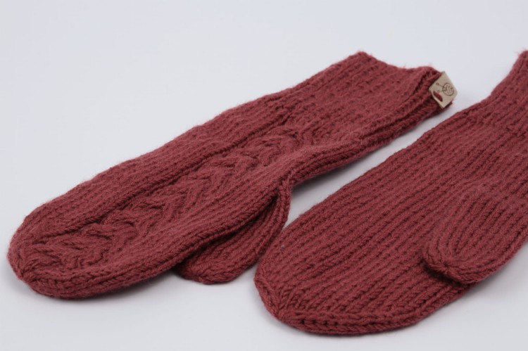 Rękawiczki jednopalczaste z warkoczem, 100% wełna merino, kolor bordowy  (4).JPG